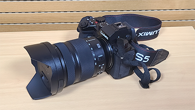 미러리스 카메라